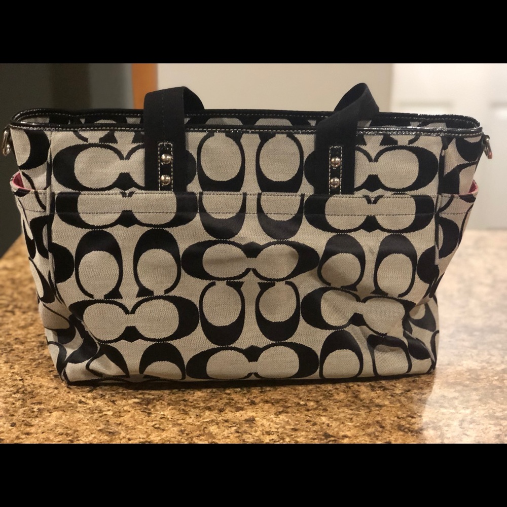 Black and gray large coach  bag. No A1093-F14871. - Picture 4 of 6